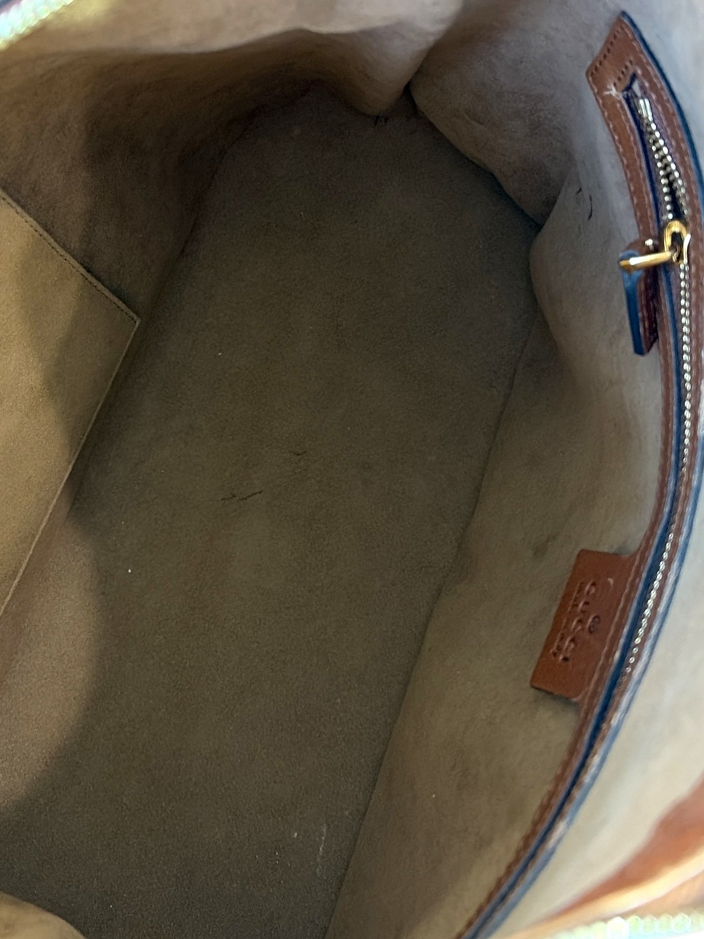 GG Supreme Shoulder Bag