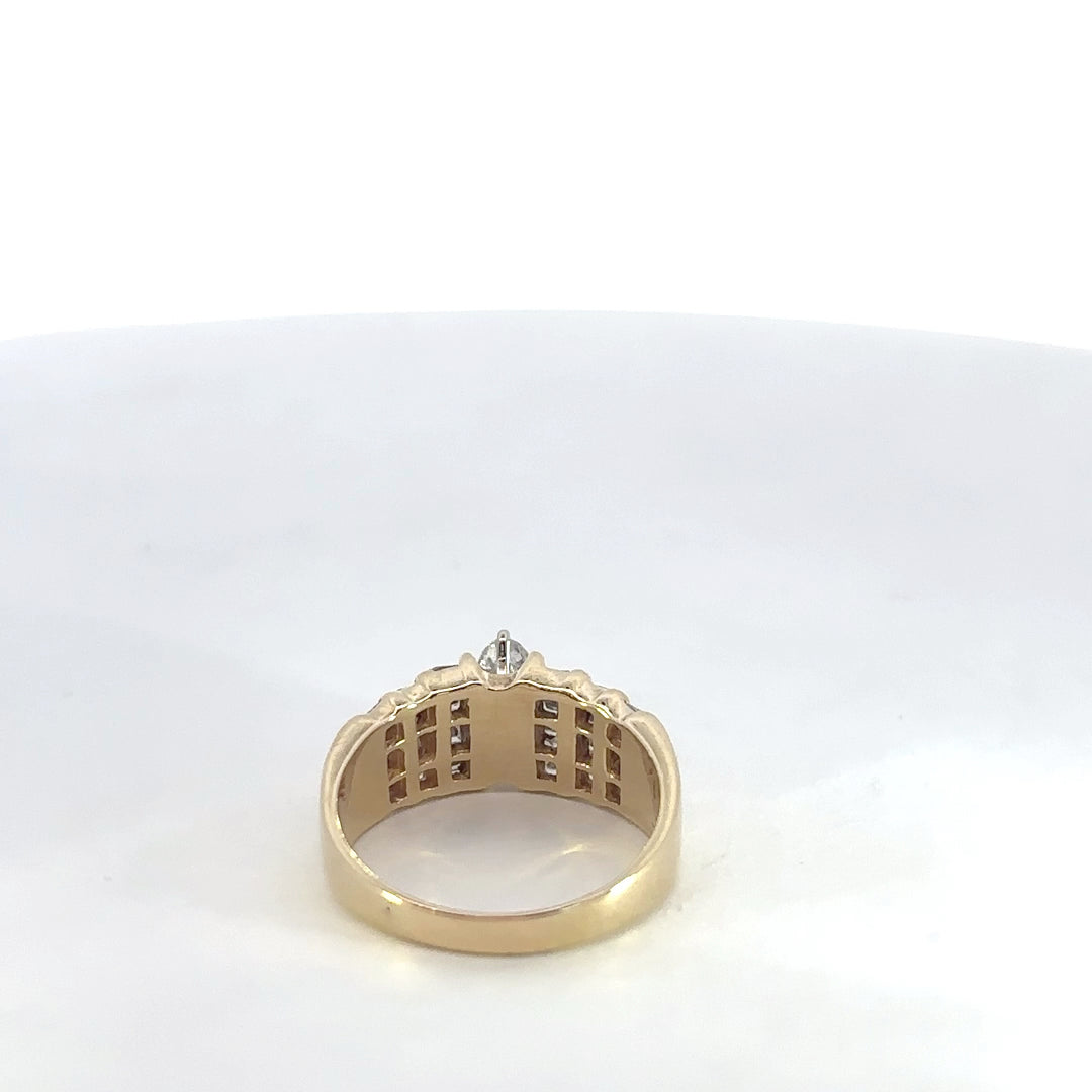 Women's Engagement Ring