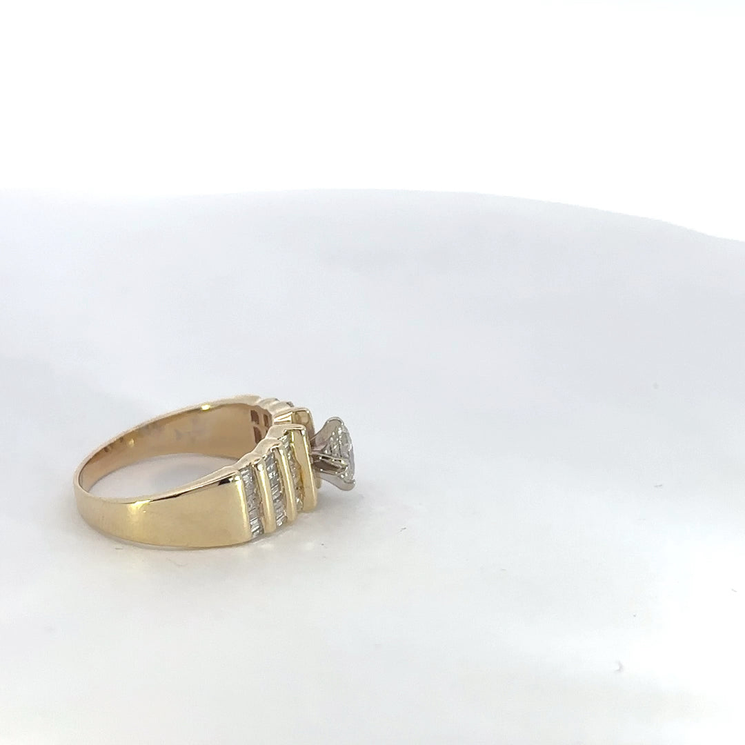 Women's Engagement Ring