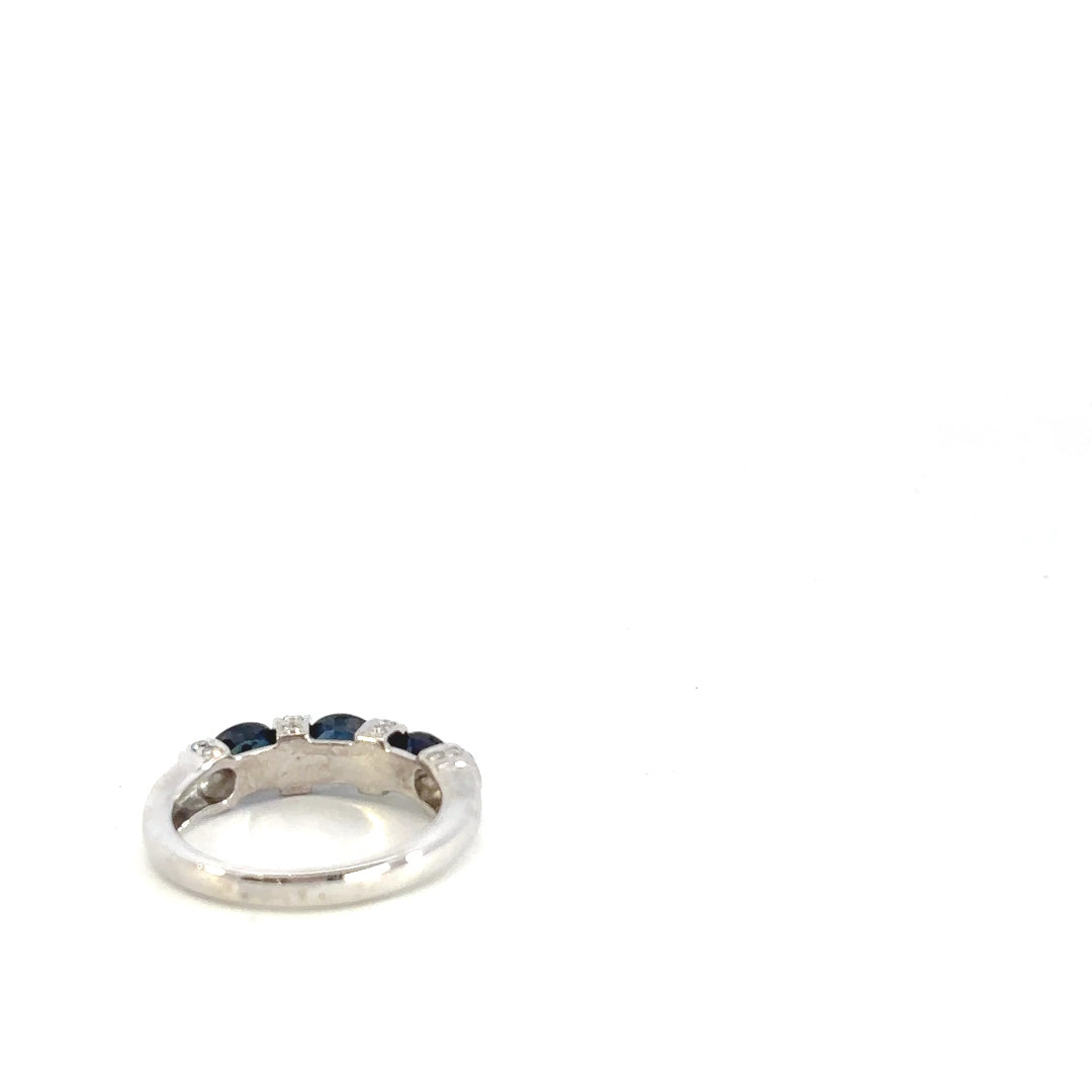 Blue sapphire ring