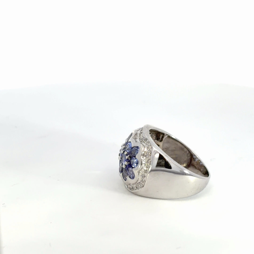 Tanzanite Flower Fashion Ring