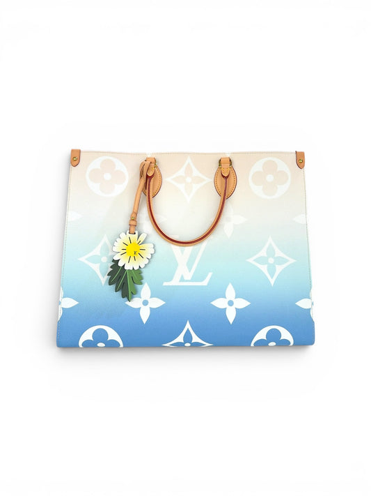 LV Blue By The Pool On The Go